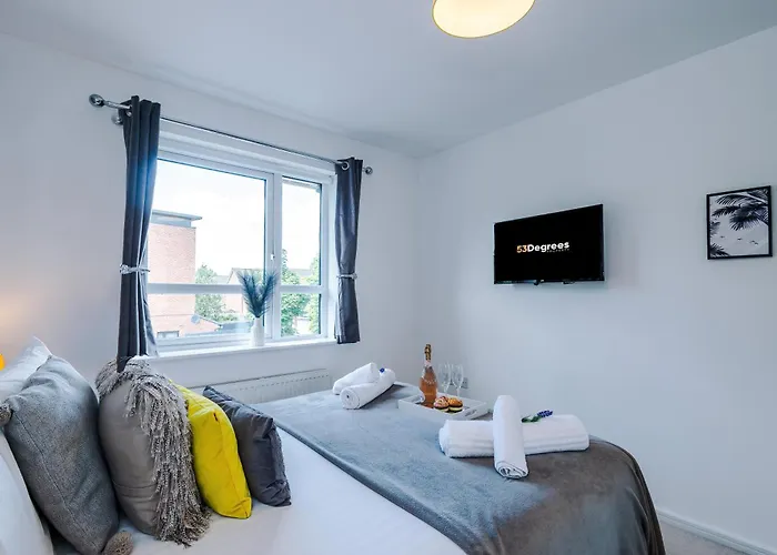 Stunning Riverside 3-bed By 53 Degrees In With Garden & Free Parking! فيلة