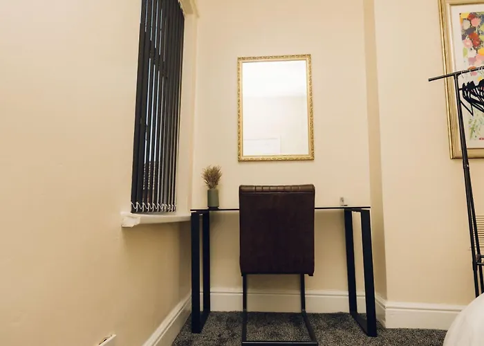 2 Beds Suburb Nestled Nook * Manchester