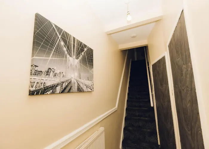 2 Beds Suburb Nestled Nook *