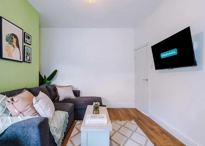 Stylish 3 Bedroom - Free Parking, Smart Tv, Sleeps 8 Dom wakacyjny *