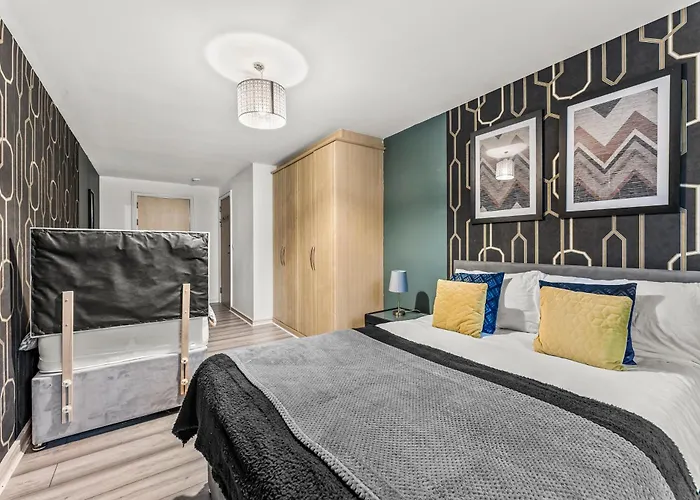 Large - Sleeps 8 * Μάντσεστερ