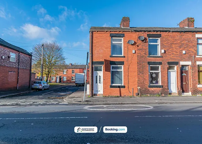 Casa de Férias Spacious 3-bedroom House In With Free Parking Manchester