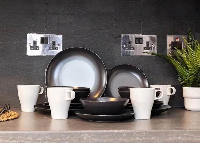 Vakantiehuis Cozy Spacious Home, Rest Retreat In Style, Free Parking And Wifi