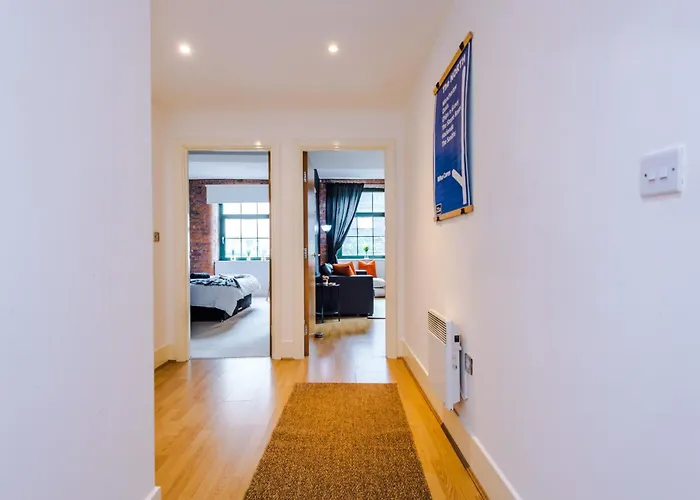 Converted Mill, Stylish In Castlefield