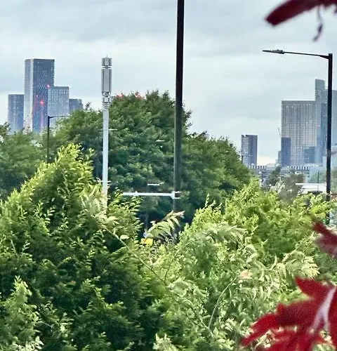 Spacious, Smart Near Centre And Coop Arena Free Parking 맨체스터