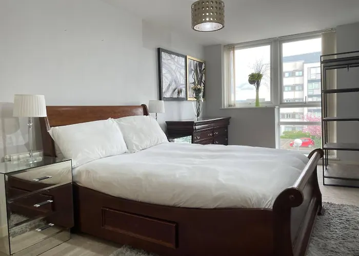 아파트 Spacious, Smart Near Centre And Coop Arena Free Parking 맨체스터