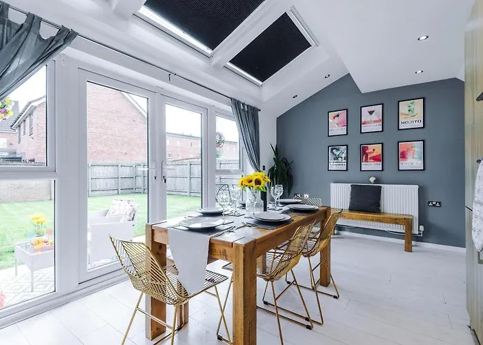 فيلة Stunning Riverside 3-bed By 53 Degrees In With Garden & Free Parking! *