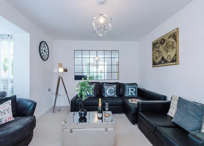 Stunning Riverside 3-bed By 53 Degrees In With Garden & Free Parking! فيلة مانشستر