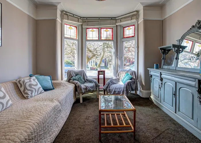 Holiday home Spacious Victorian Family Home In Stretford - Pass The Keys *