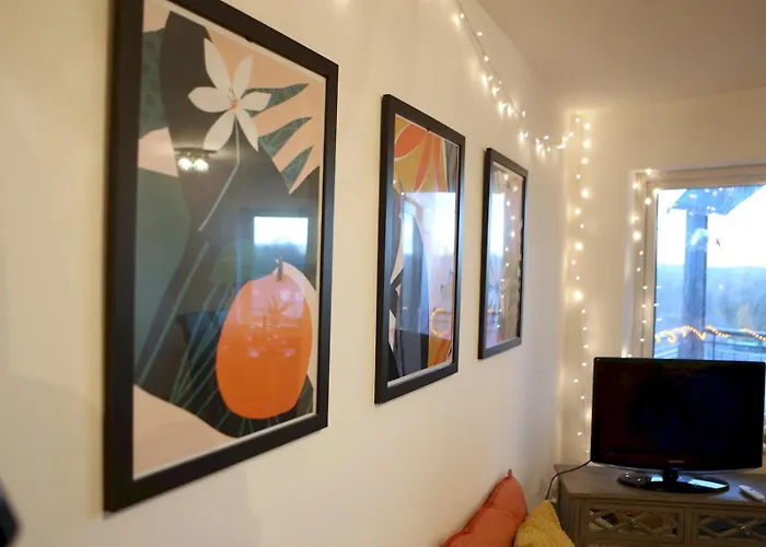 Cosy Mins Away To Man Etihad Arena - Pass The Keys *