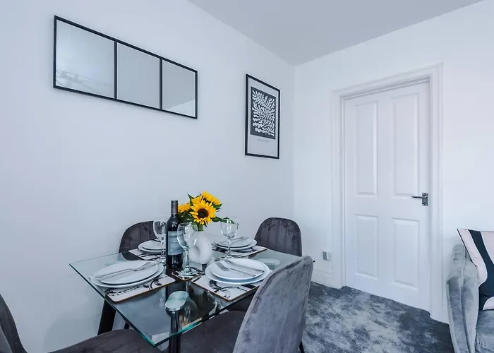 Comfortable & Spacious 3br House Near Coop Live Arena & Etihad Stadium With Free Parking - New Management Since Jan '26 Mánchester