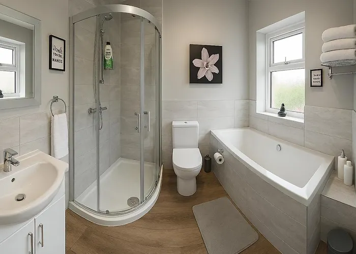 Stunning Home. Free Parking. *