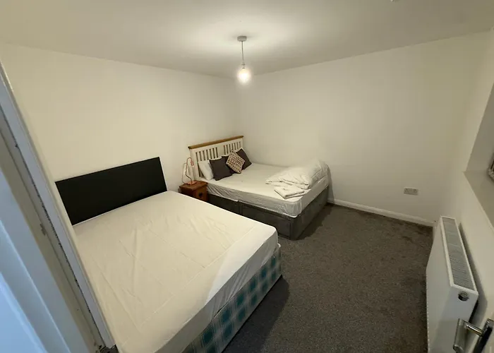 Premier Serviced Apartmetns Oldham Road Apartahotel 3*