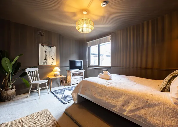 Guestready - Rose And Monkey