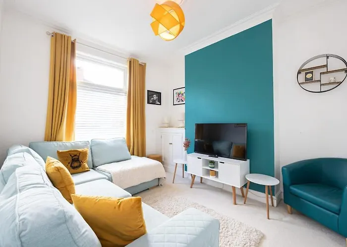 Winslow House- Close To Coop Etihad & Free Parking Σπίτι διακοπών