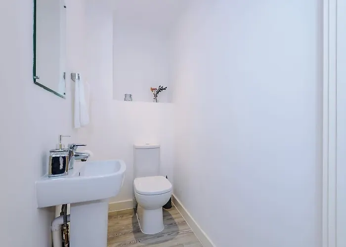 Apartamento 2br Chic And Stylish In Salford, Wifi, Kitchen, Parking With View Mánchester