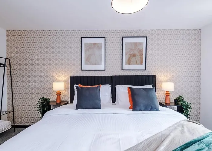 Modern 4br Family Sleeps 8 + Free Parking Casa vacanze Manchester