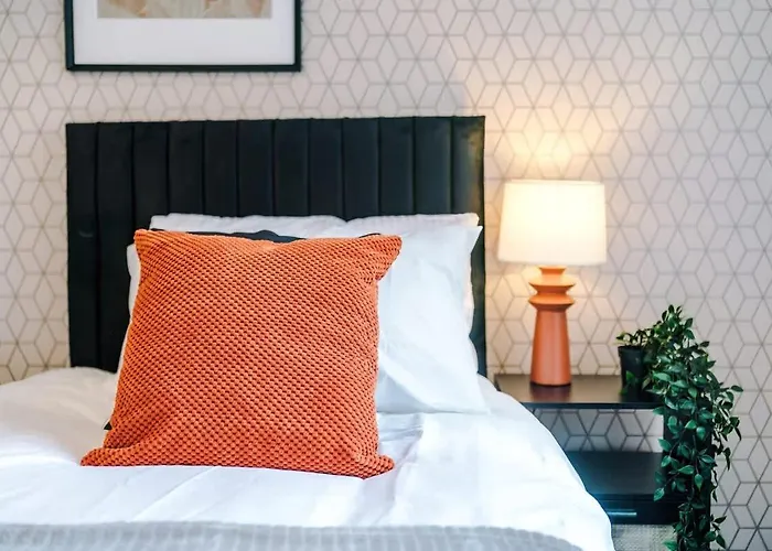 Modern 4br Family Sleeps 8 + Free Parking Casa vacanze Manchester