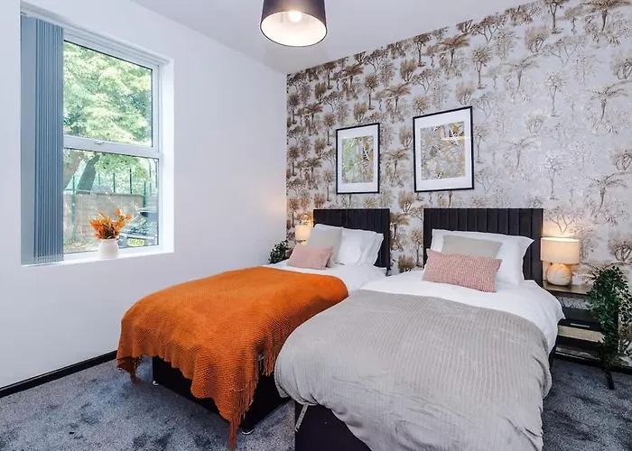 Modern 4br Family Sleeps 8 + Free Parking Casa vacanze Manchester