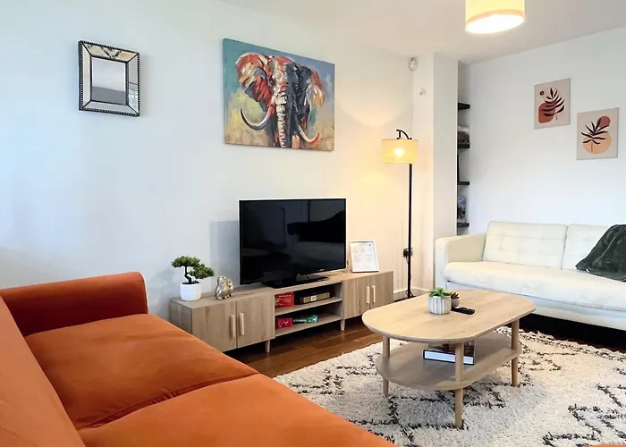 The Eastern Hive - King Bed, 3x Parking, Coop Live & Etihad