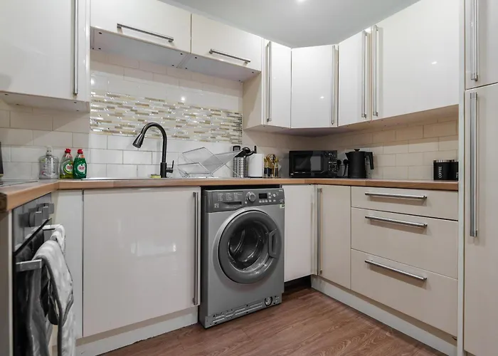 Stylish 2Br Flat - Walk To Old Trafford - Free Parking * Манчестер