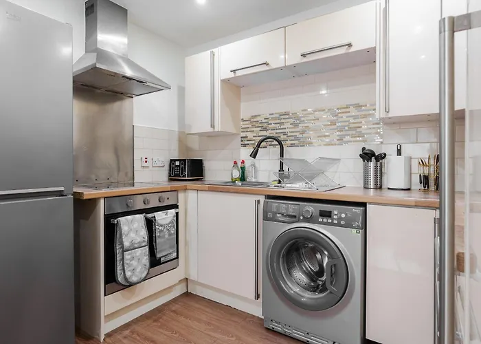 Stylish 2Br Flat - Walk To Old Trafford - Free Parking Манчестер