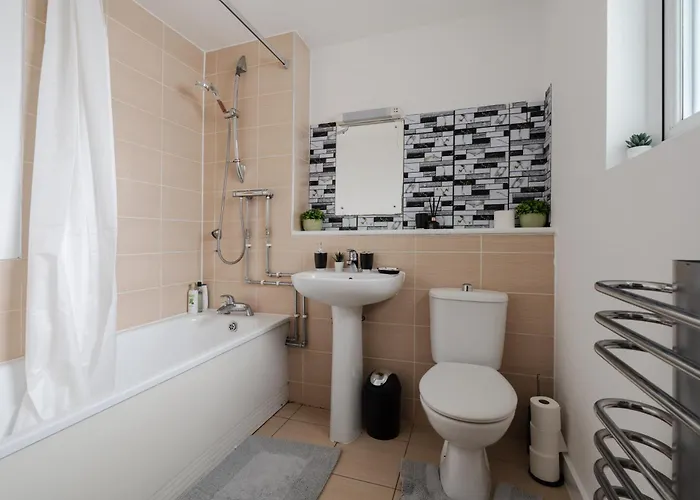 Stylish 2Br Flat - Walk To Old Trafford - Free Parking Манчестер