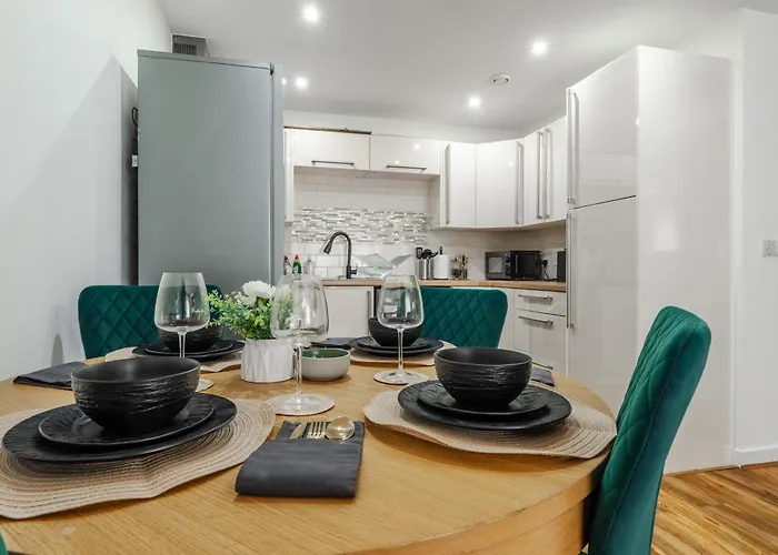 Stylish 2Br Flat - Walk To Old Trafford - Free Parking * Манчестер