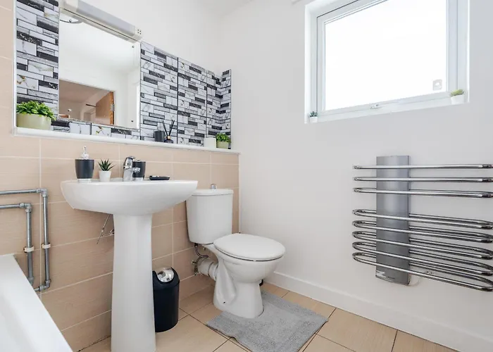 Апартаменты Stylish 2Br Flat - Walk To Old Trafford - Free Parking Манчестер