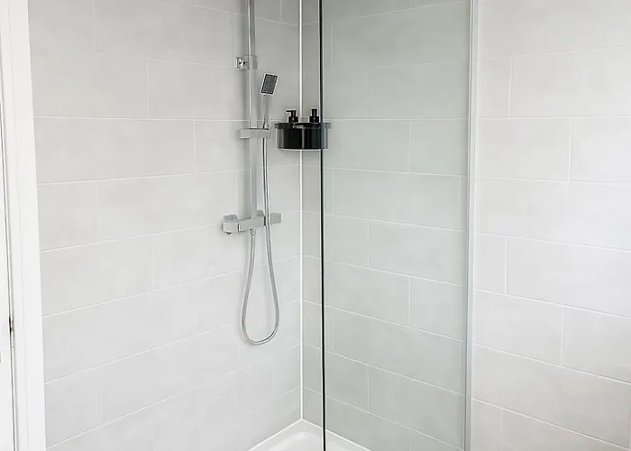 Kehoe's Pad Near Etihad Stadium & Coop Live Arena Sleeps 4 *