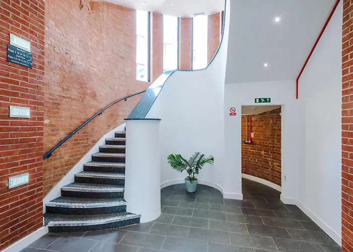 Large Salford -free Parking