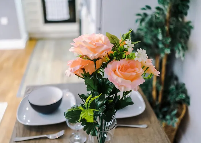 Cosy 2br In Center - With Wifi, Kitchen & Parking 맨체스터