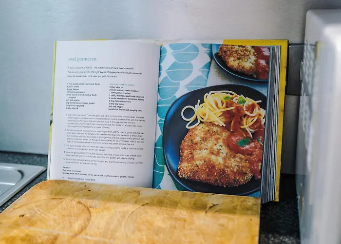 Cosy 2br In Center - With Wifi, Kitchen & Parking 맨체스터