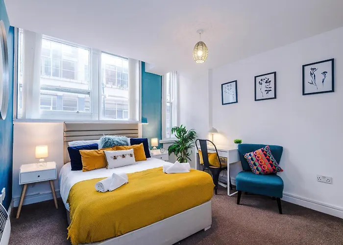 Cosy 2br In Center - With Wifi, Kitchen & Parking 아파트 맨체스터