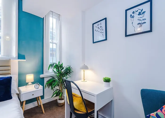 Cosy 2br In Center - With Wifi, Kitchen & Parking