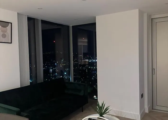 2 Bed Lux Centre Apartment Manchester