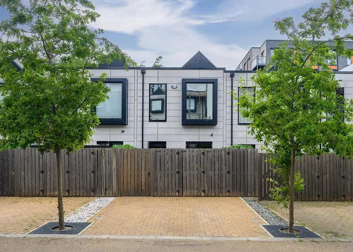 Cityscape Mcr Townhouse - Free Parking & Garden