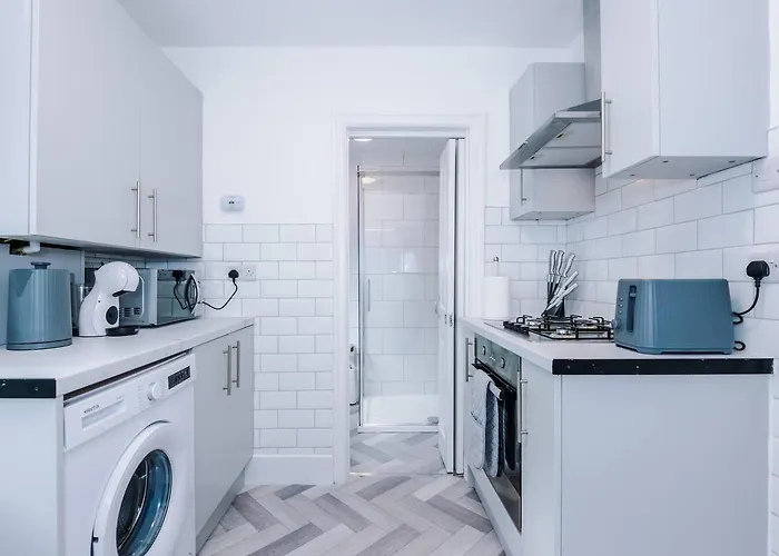 Apartamento Comfortable & Spacious 3br House Near Coop Live Arena & Etihad Stadium With Free Parking - New Management Since Jan '26