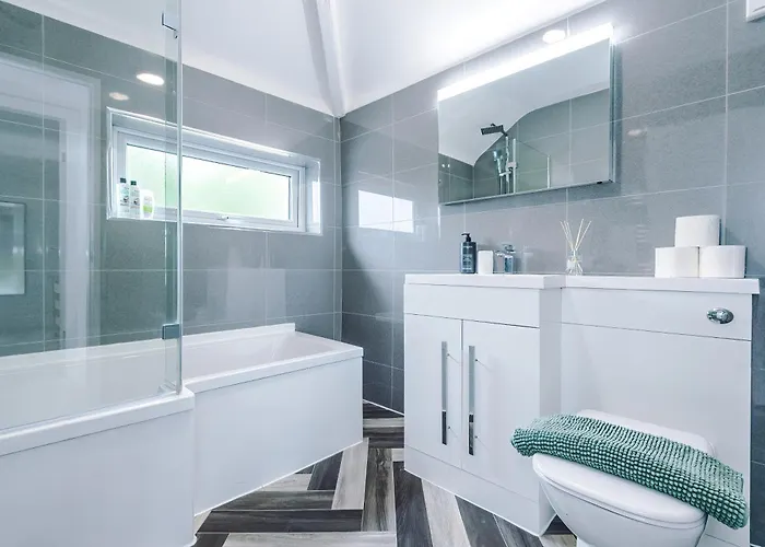 Comfortable & Spacious 3br House Near Coop Live Arena & Etihad Stadium With Free Parking - New Management Since Jan '26