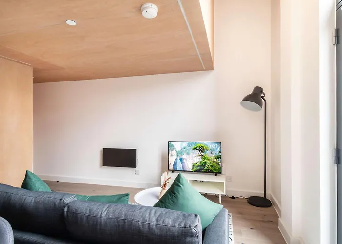 Modern And Quirky 2 Bed Flat In Manchester