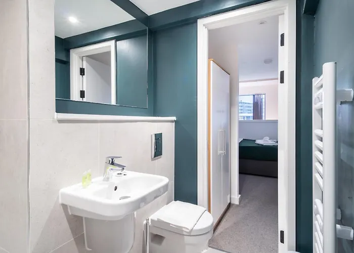 Modern And Quirky 2 Bed Flat In *