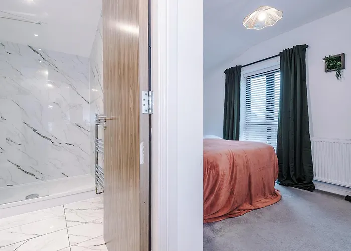 Big Mcr 5-bedroom Contractor House Sleeps 8 With Parking By Purestay Casa vacanze *