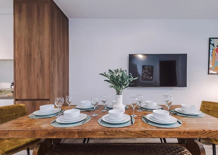 Big Mcr 5-bedroom Contractor House Sleeps 8 With Parking By Purestay Casa vacanze *