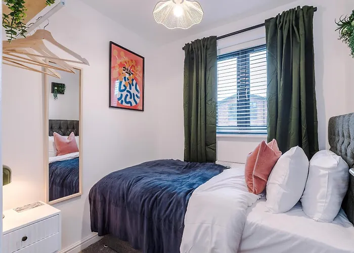 Casa vacanze Big Mcr 5-bedroom Contractor House Sleeps 8 With Parking By Purestay