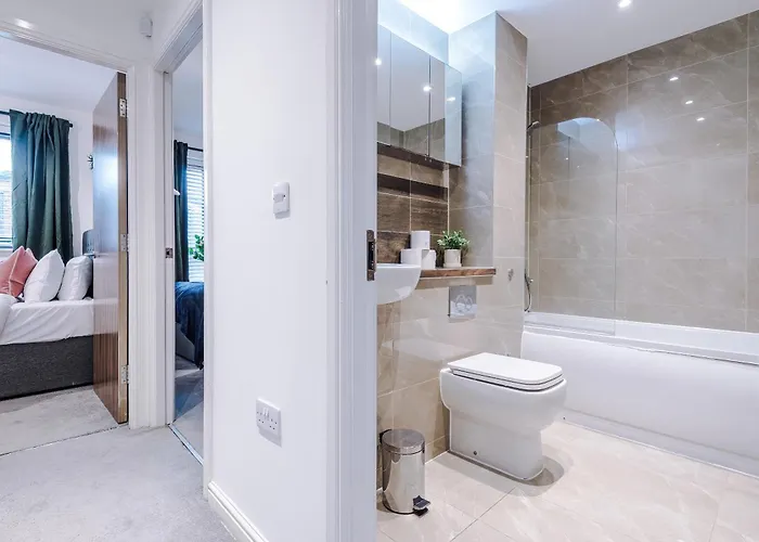 Casa vacanze Big Mcr 5-bedroom Contractor House Sleeps 8 With Parking By Purestay Manchester