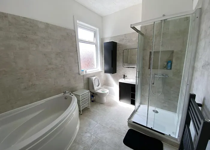 Huge Modern To In Salford Samson Plab Manchester