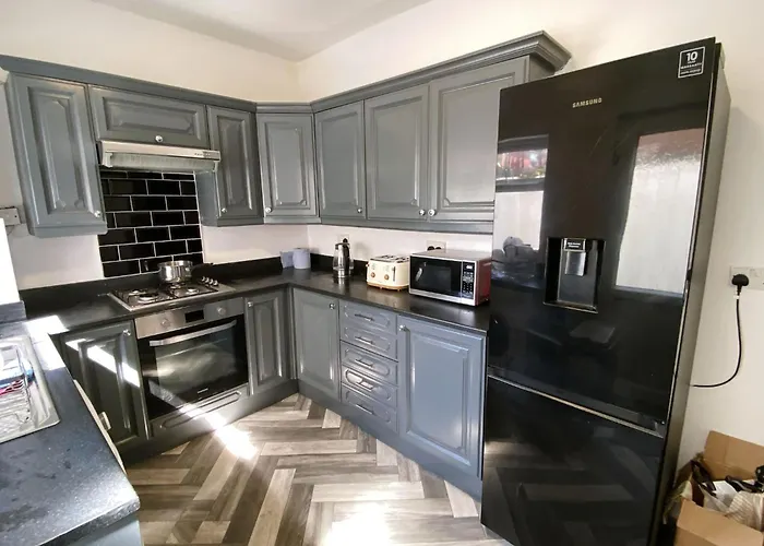 Huge Modern To In Salford Samson Plab *