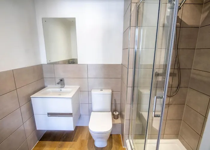 Zeni Alexandra Rise Two Bed Flat