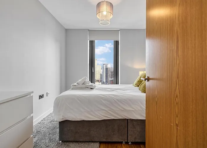 Beautiful Luxury By Media & Man Utd - Pass The Keys Apartment *