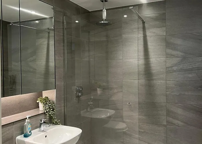 דירה Modern Centre 2 Bedroom With Large Balcony מנצ'סטר